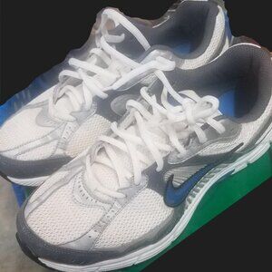 Nike Dart 7 Shoes Size 9